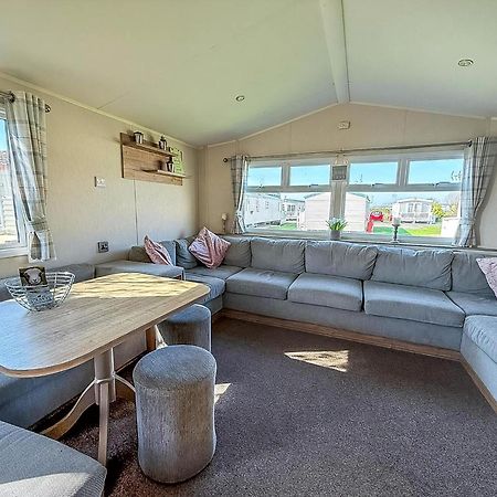 8 Berth Caravan For Hire At St Osyth Beach Ref 28047R 滨海克拉克顿 外观 照片