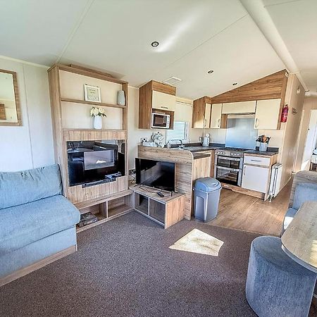 8 Berth Caravan For Hire At St Osyth Beach Ref 28047R 滨海克拉克顿 外观 照片