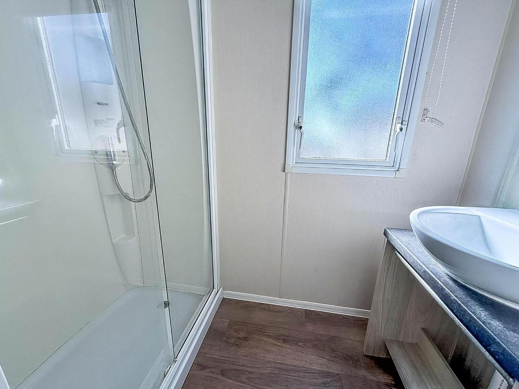 8 Berth Caravan For Hire At St Osyth Beach Ref 28047R 滨海克拉克顿 外观 照片